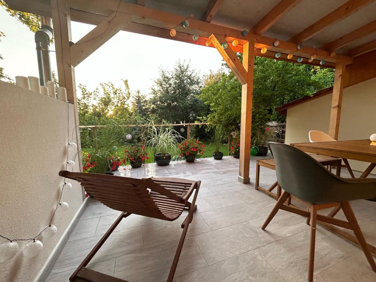 Kisvirag Vendeghaz Vila Balatonvilágos Exterior foto